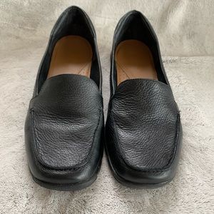 Easy Spirit black leather loafers